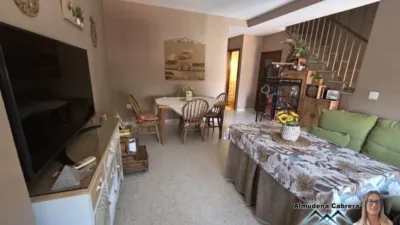 Semi-detached chalet on Calle de la Sierra de Grazalema photo 3