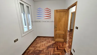 Piso en alquiler en Calle de la Concordia, Centro (Ourense Capital) de 950 €<span>/mes</span>