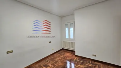 Piso en alquiler en Calle de la Concordia, Centro (Ourense Capital) de 950 €<span>/mes</span>