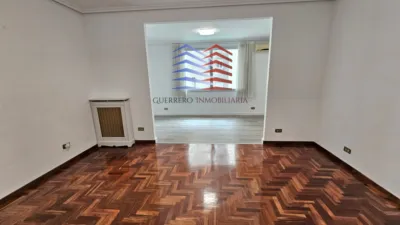 Piso en alquiler en Calle de la Concordia, Centro (Ourense Capital) de 950 €<span>/mes</span>