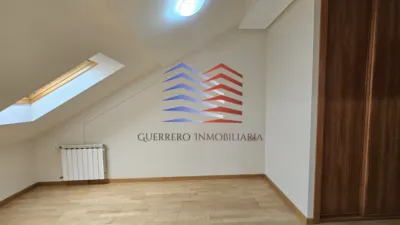 Dúplex en alquiler en Calle del Río Limia, Vinteún (Ourense Capital) de 780 €<span>/mes</span>