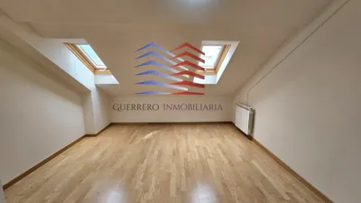 Dúplex en alquiler en Calle del Río Limia, Vinteún (Ourense Capital) de 780 €<span>/mes</span>