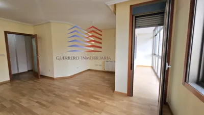Dúplex en alquiler en Calle del Río Limia, Vinteún (Ourense Capital) de 780 €<span>/mes</span>