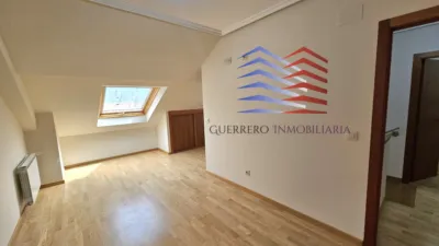 Dúplex en alquiler en Calle del Río Limia, Vinteún (Ourense Capital) de 780 €<span>/mes</span>