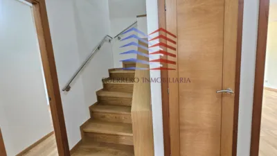 Dúplex en alquiler en Calle del Río Limia, Vinteún (Ourense Capital) de 780 €<span>/mes</span>