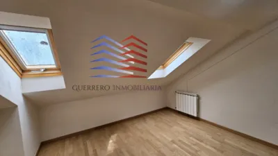 Dúplex en alquiler en Calle del Río Limia, Vinteún (Ourense Capital) de 780 €<span>/mes</span>