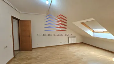 Dúplex en alquiler en Calle del Río Limia, Vinteún (Ourense Capital) de 780 €<span>/mes</span>