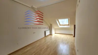 Dúplex en alquiler en Calle del Río Limia, Vinteún (Ourense Capital) de 780 €<span>/mes</span>