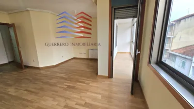 Dúplex en alquiler en Calle del Río Limia, Vinteún (Ourense Capital) de 780 €<span>/mes</span>