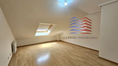 Dúplex en alquiler en Calle del Río Limia, Vinteún (Ourense Capital) de 780 €<span>/mes</span>