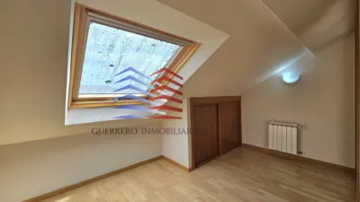Dúplex en alquiler en Calle del Río Limia, Vinteún (Ourense Capital) de 780 €<span>/mes</span>