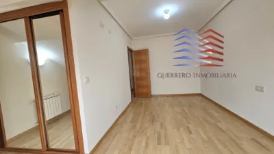 Dúplex en alquiler en Calle del Río Limia, Vinteún (Ourense Capital) de 780 €<span>/mes</span>