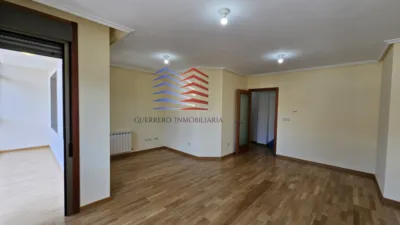 Dúplex en alquiler en Calle del Río Limia, Vinteún (Ourense Capital) de 740 €<span>/mes</span>