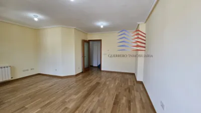 Dúplex en alquiler en Calle del Río Limia, Vinteún (Ourense Capital) de 740 €<span>/mes</span>