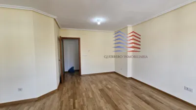 Dúplex en alquiler en Calle del Río Limia, Vinteún (Ourense Capital) de 740 €<span>/mes</span>