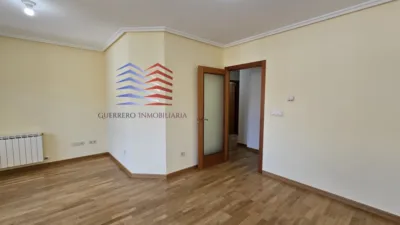Dúplex en alquiler en Calle del Río Limia, Vinteún (Ourense Capital) de 740 €<span>/mes</span>