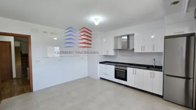 Dúplex en alquiler en Calle del Río Limia, Vinteún (Ourense Capital) de 740 €<span>/mes</span>