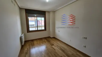 Dúplex en alquiler en Calle del Río Limia, Vinteún (Ourense Capital) de 740 €<span>/mes</span>