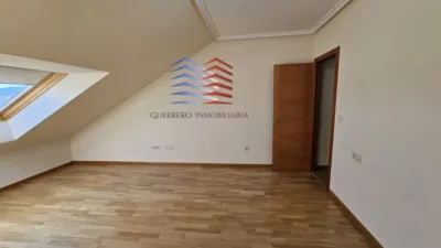 Dúplex en alquiler en Calle del Río Limia, Vinteún (Ourense Capital) de 740 €<span>/mes</span>