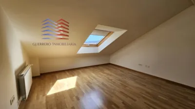 Dúplex en alquiler en Calle del Río Limia, Vinteún (Ourense Capital) de 740 €<span>/mes</span>