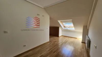 Dúplex en alquiler en Calle del Río Limia, Vinteún (Ourense Capital) de 740 €<span>/mes</span>