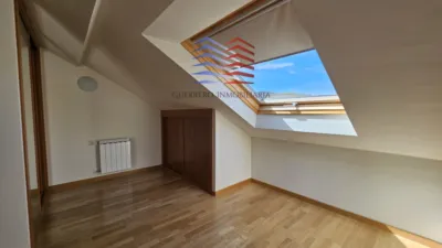 Dúplex en alquiler en Calle del Río Limia, Vinteún (Ourense Capital) de 740 €<span>/mes</span>