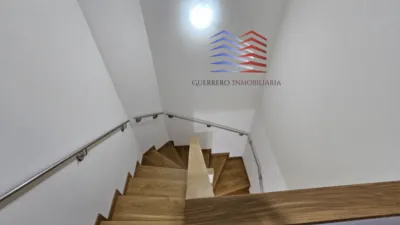 Dúplex en alquiler en Calle del Río Limia, Vinteún (Ourense Capital) de 740 €<span>/mes</span>