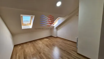 Dúplex en alquiler en Calle del Río Limia, Vinteún (Ourense Capital) de 740 €<span>/mes</span>