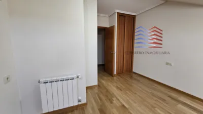 Dúplex en alquiler en Calle del Río Limia, Vinteún (Ourense Capital) de 740 €<span>/mes</span>
