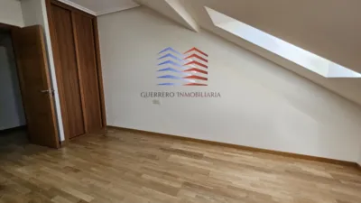 Dúplex en alquiler en Calle del Río Limia, Vinteún (Ourense Capital) de 740 €<span>/mes</span>