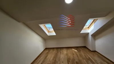 Dúplex en alquiler en Calle del Río Limia, Vinteún (Ourense Capital) de 740 €<span>/mes</span>