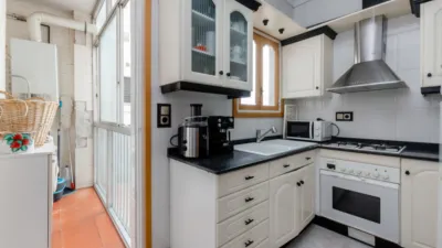 Piso en venta en Avinguda de Madrid, cerca de Carrer de Violant d'Hongria Reina d'Aragó, Sants-Badal (Distrito Sants-Montjuïc. Barcelona Capital) de 553.000 €