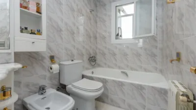 Piso en venta en Avinguda de Madrid, cerca de Carrer de Violant d'Hongria Reina d'Aragó, Sants-Badal (Distrito Sants-Montjuïc. Barcelona Capital) de 553.000 €