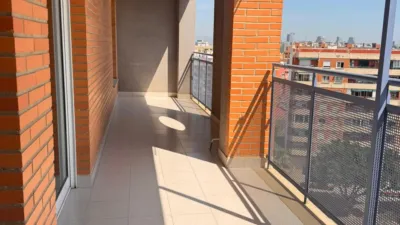 Piso en venta en Calle de la Ciudad de Mislata, Soternes (Distrito L'Olivereta. València Capital) de 435.000 €