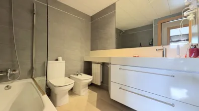 Piso en venta en Carrer de Santa Eulàlia, cerca de Carrer de Justa Goicoechea, Santa Eulàlia (L'Hospitalet de Llobregat) de 373.500 €