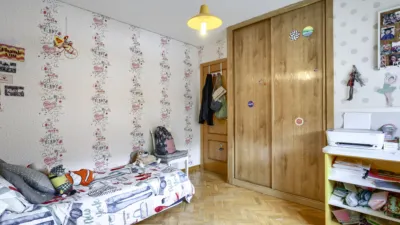 Chalet adosado en alquiler en Calle de Carlos Fuentes, Ensanche (Distrito Ensanche-Espartales. Alcalá de Henares) de 1.650 €<span>/mes</span>