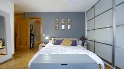 Chalet adosado en alquiler en Calle de Carlos Fuentes, Ensanche (Distrito Ensanche-Espartales. Alcalá de Henares) de 1.650 €<span>/mes</span>