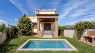 Detached house on Calle Mariana Pineda photo 2
