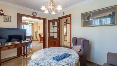 Detached house on Calle Mariana Pineda photo 12