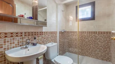 Detached house on Calle Mariana Pineda photo 47