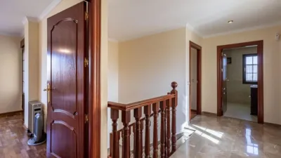 Detached house on Calle Mariana Pineda photo 41