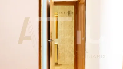 Flat on Carrer dels Alps photo 12