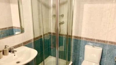 Piso en alquiler en Calle de Alejandro Casona, El Carbayedo-El Quirinal (Avilés) de 1.100 €<span>/mes</span>
