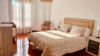Piso en alquiler en Calle de Alejandro Casona, El Carbayedo-El Quirinal (Avilés) de 1.100 €<span>/mes</span>