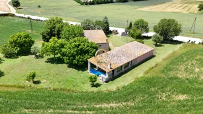 Rustic house on Carretera de Cassà de la Selva photo 2