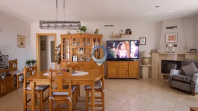 Detached house on Carrer de la Lluna photo 9