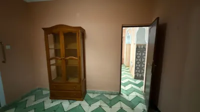 Casa en venta en Calle Real Utrera, cerca de Calle de Málaga, Centro-Doña Mercedes (Distrito Zona Centro. Dos Hermanas) de 152.250 €