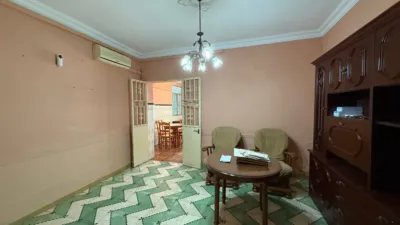 Casa en venta en Calle Real Utrera, cerca de Calle de Málaga, Centro-Doña Mercedes (Distrito Zona Centro. Dos Hermanas) de 152.250 €