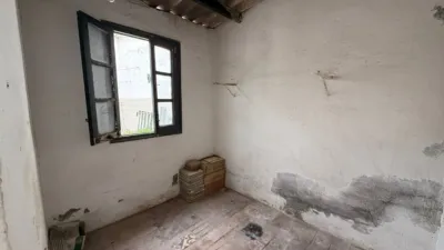 Casa en venta en Calle Real Utrera, cerca de Calle de Málaga, Centro-Doña Mercedes (Distrito Zona Centro. Dos Hermanas) de 152.250 €