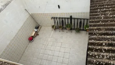 Casa en venta en Calle Real Utrera, cerca de Calle de Málaga, Centro-Doña Mercedes (Distrito Zona Centro. Dos Hermanas) de 152.250 €
